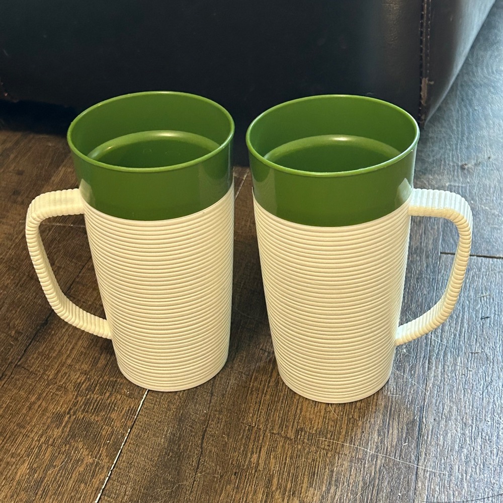 2 Vintage Thermo-Temp Raffiaware 6in Tall Mug Green Ivory Mallory Randall USA